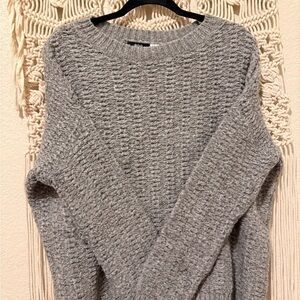BDG Textured Gray Crew Neck Sweater – Chunky Knit, Cozy Women’s Pullover, Casual